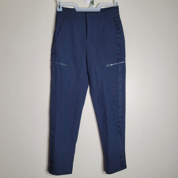 Athleta Women’s Wander Hybrid Pant Stretch Cargo Pockets Navy Size 2 - Picture 1 of 6